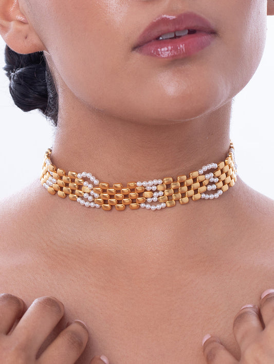 Pearly Golden Cutout Choker