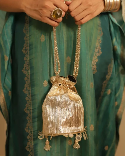 01-01_e2278dff-978e-4d7a-95c5-5897b0368196